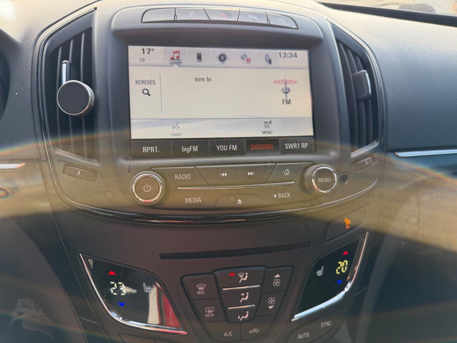 Opel Insignia 2014 — photo 22