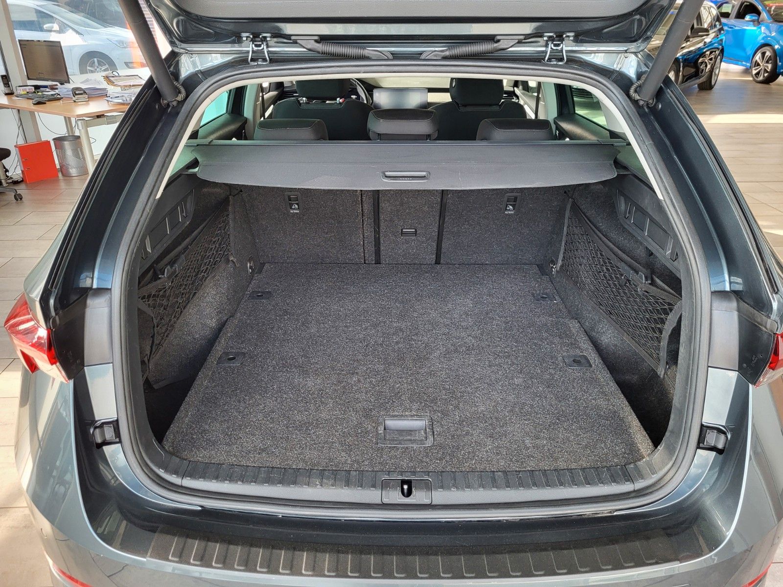 Fahrzeugabbildung SKODA Octavia Combi Style Sitzheizung, Navi, Kamera