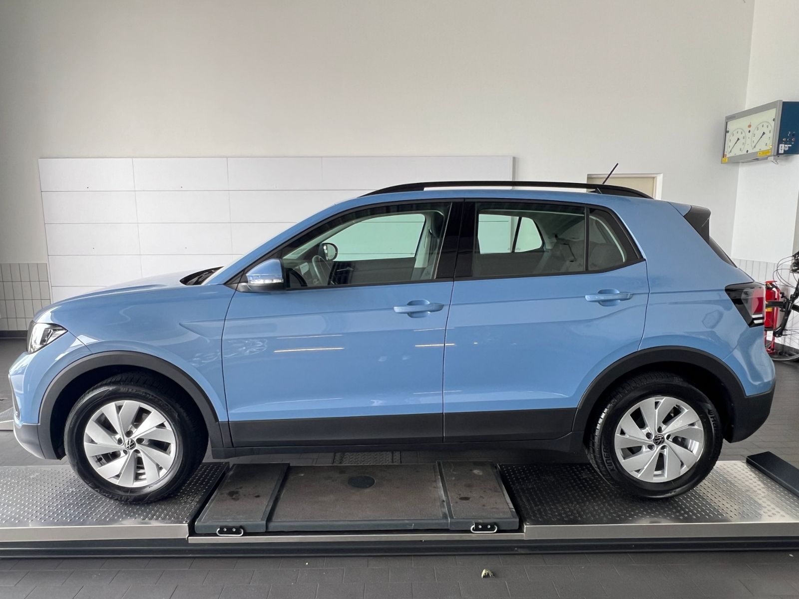 Fahrzeugabbildung Volkswagen T-Cross Life 1.0 l TSI *LED,ACC,Navi,Kamera,16''