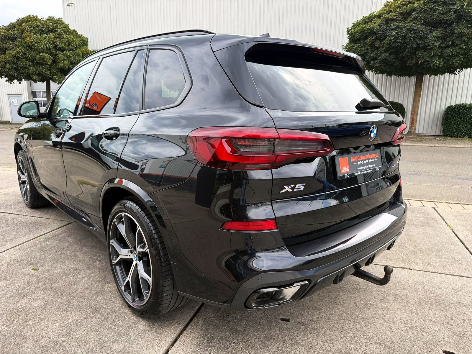 Fahrzeugabbildung BMW X5 xDrive40d M-Sport 360° AHK ACC Laser HUD AHK