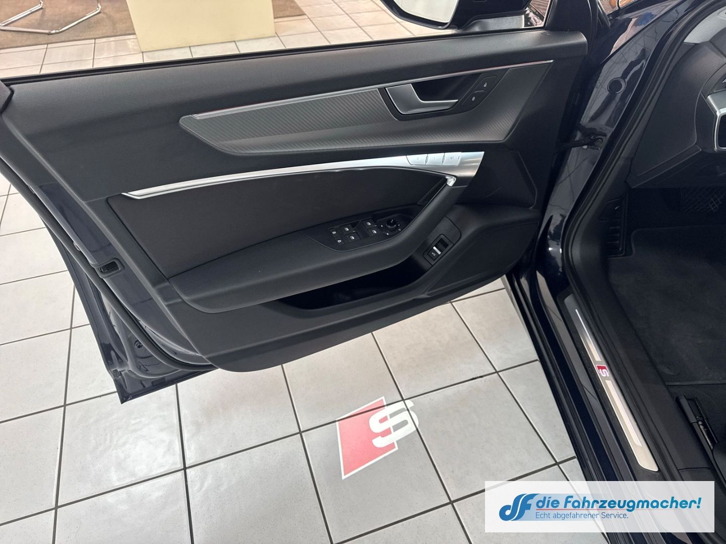 Fahrzeugabbildung Audi A6 Avant 50 TDI quattro sport S-Line Luftfederun