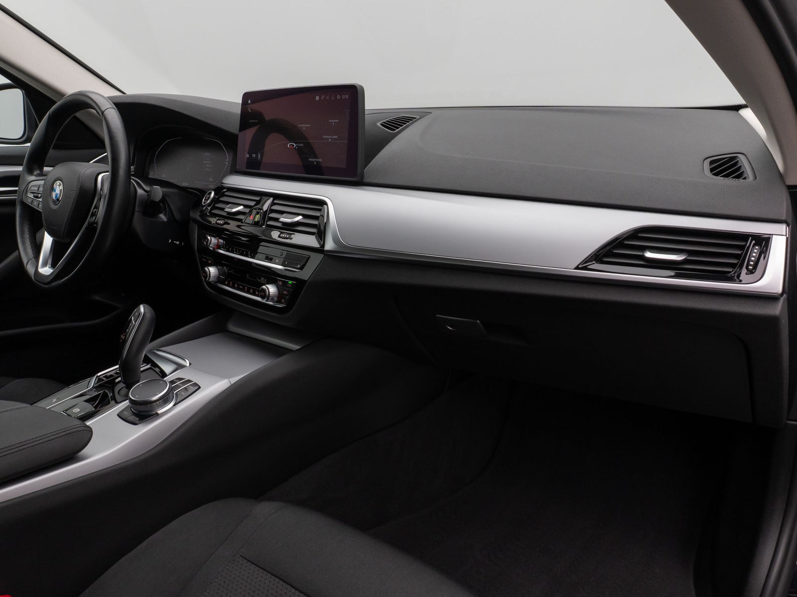 Fahrzeugabbildung BMW 530i Lim.DAB CockPitPro PDC Sitzhzg Alarm LED