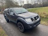 Nissan Navara 2.5 Allradantrieb - gebrauchte Nissan Navara aus dem Jahr 2010