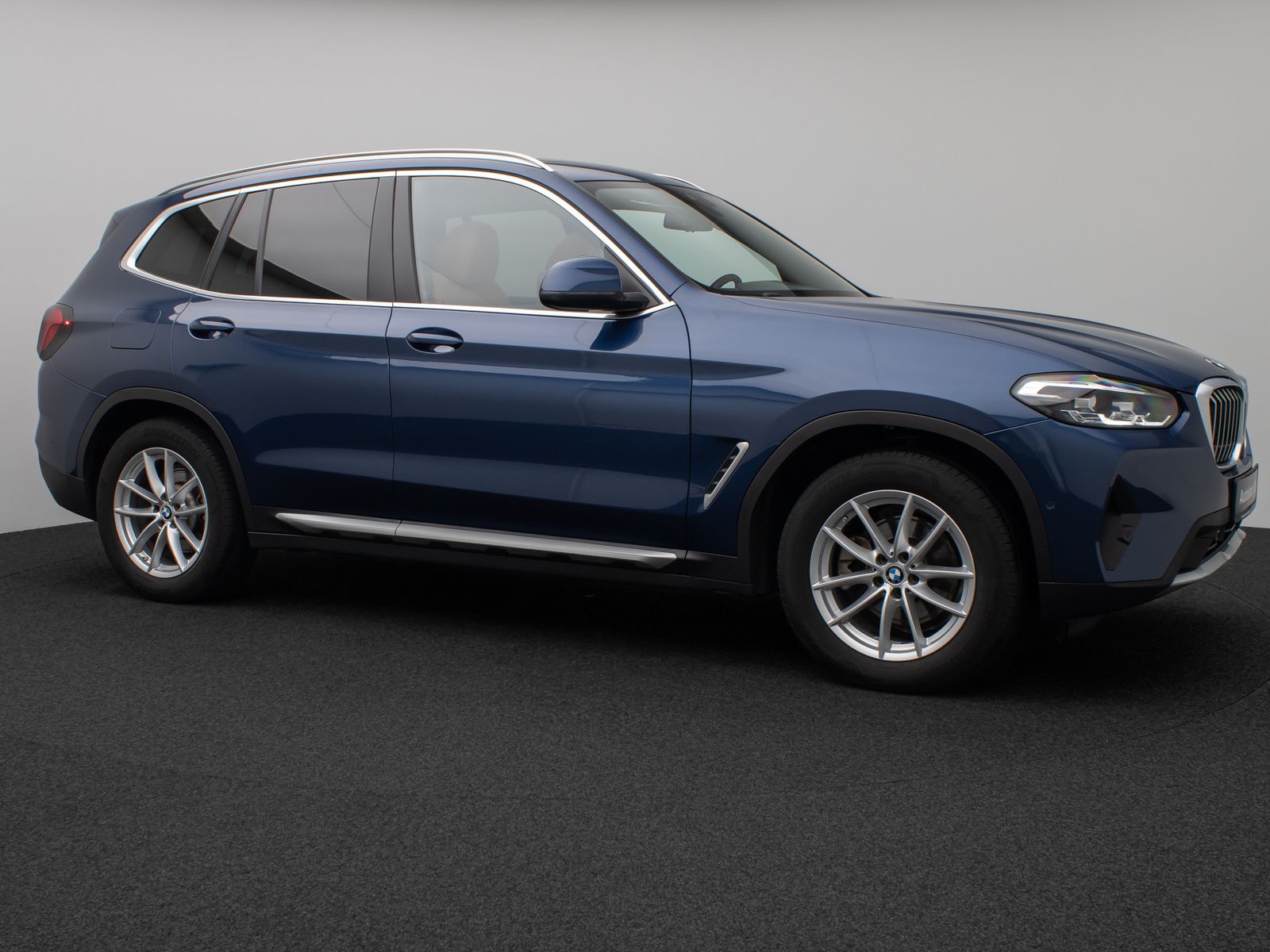 Fahrzeugabbildung BMW X3 xD20i Panorama Kamera HUD AHK Komfort Sport