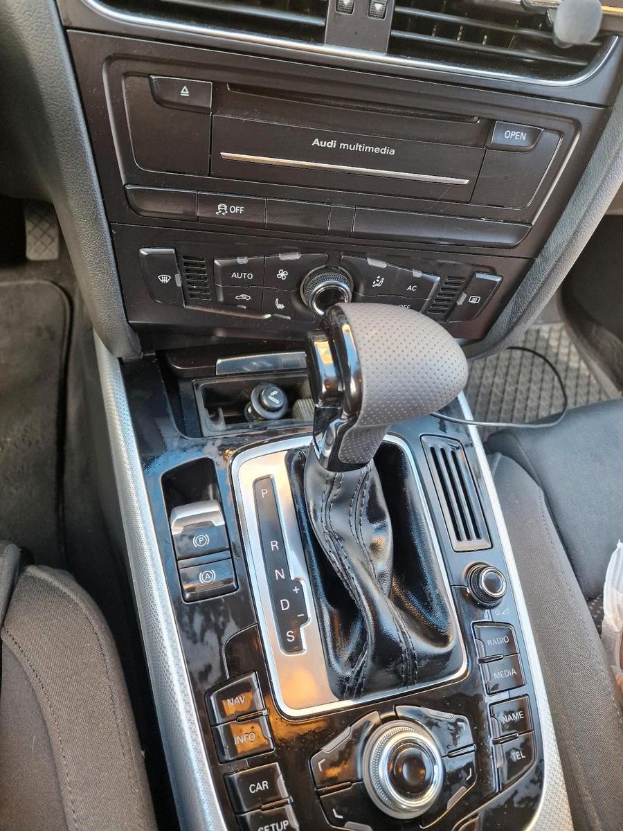 Audi A4 2011 — photo 10