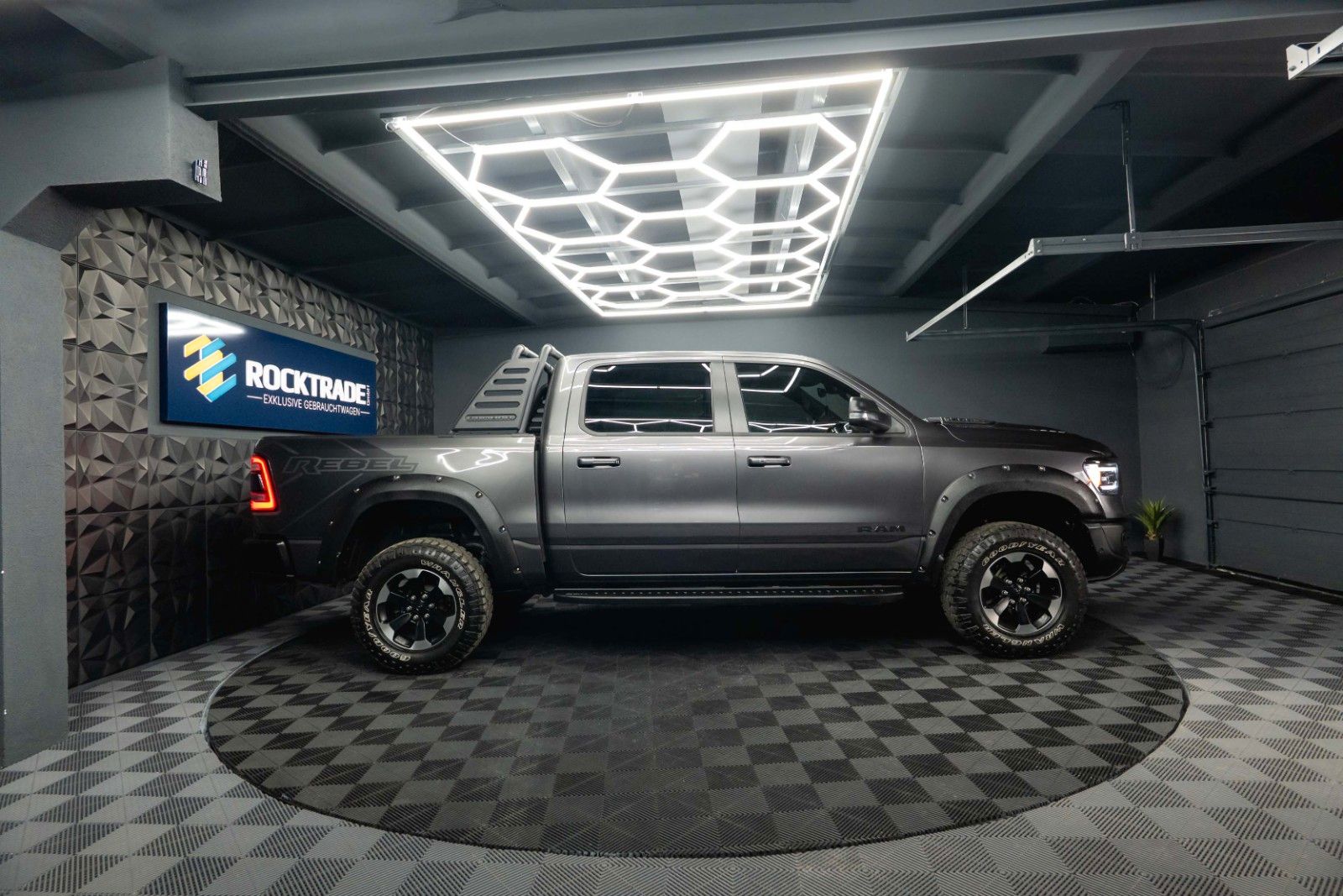 Fahrzeugabbildung Dodge RAM 3.0 V6 EcoDiesel 4x4 REBEL OFFROAD AXLE LOCK