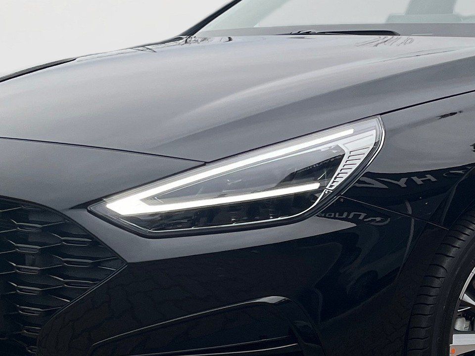 Fahrzeugabbildung Hyundai i30 1.5T 140PS DCT ADVANTAGE Plus Pano