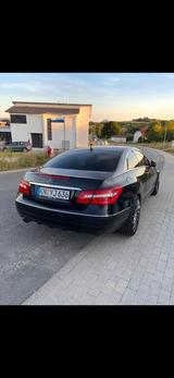 Mercedes-Benz E-Coupe 200 CGI, Bi Xenon+LED-Tagf, Autom., Navi - Mercedes-Benz E 200: Coupe, Cgi