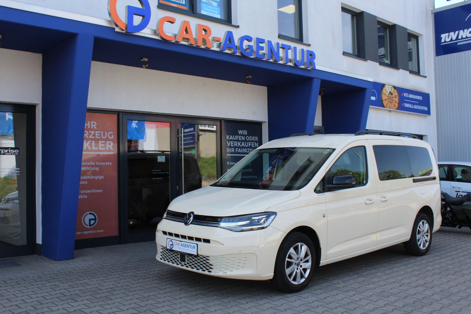 VW Caddy Life Maxi