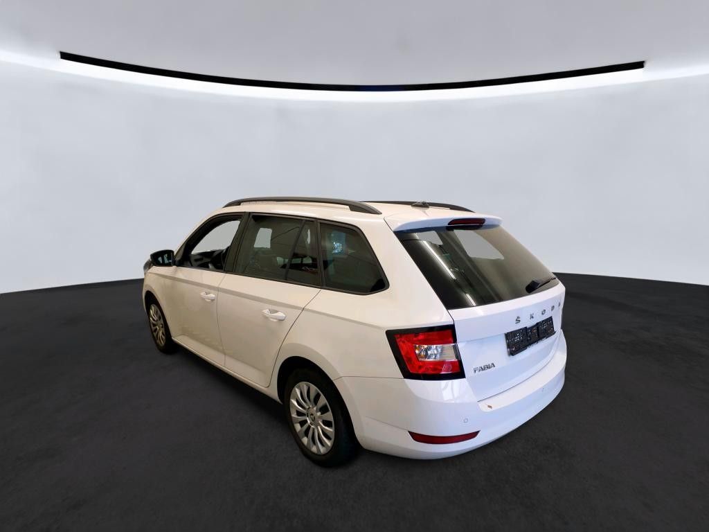 Fahrzeugabbildung SKODA Fabia Combi Ambition AHK SITZH. NAVI PDC 1.HD