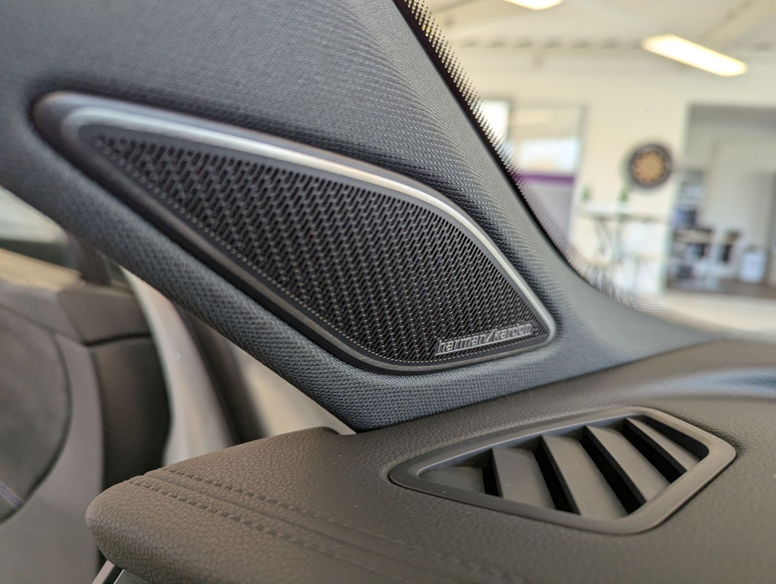 VW Tayron 2.0 R-Line Leder Launch Pano Black AHK 20 - Image 26