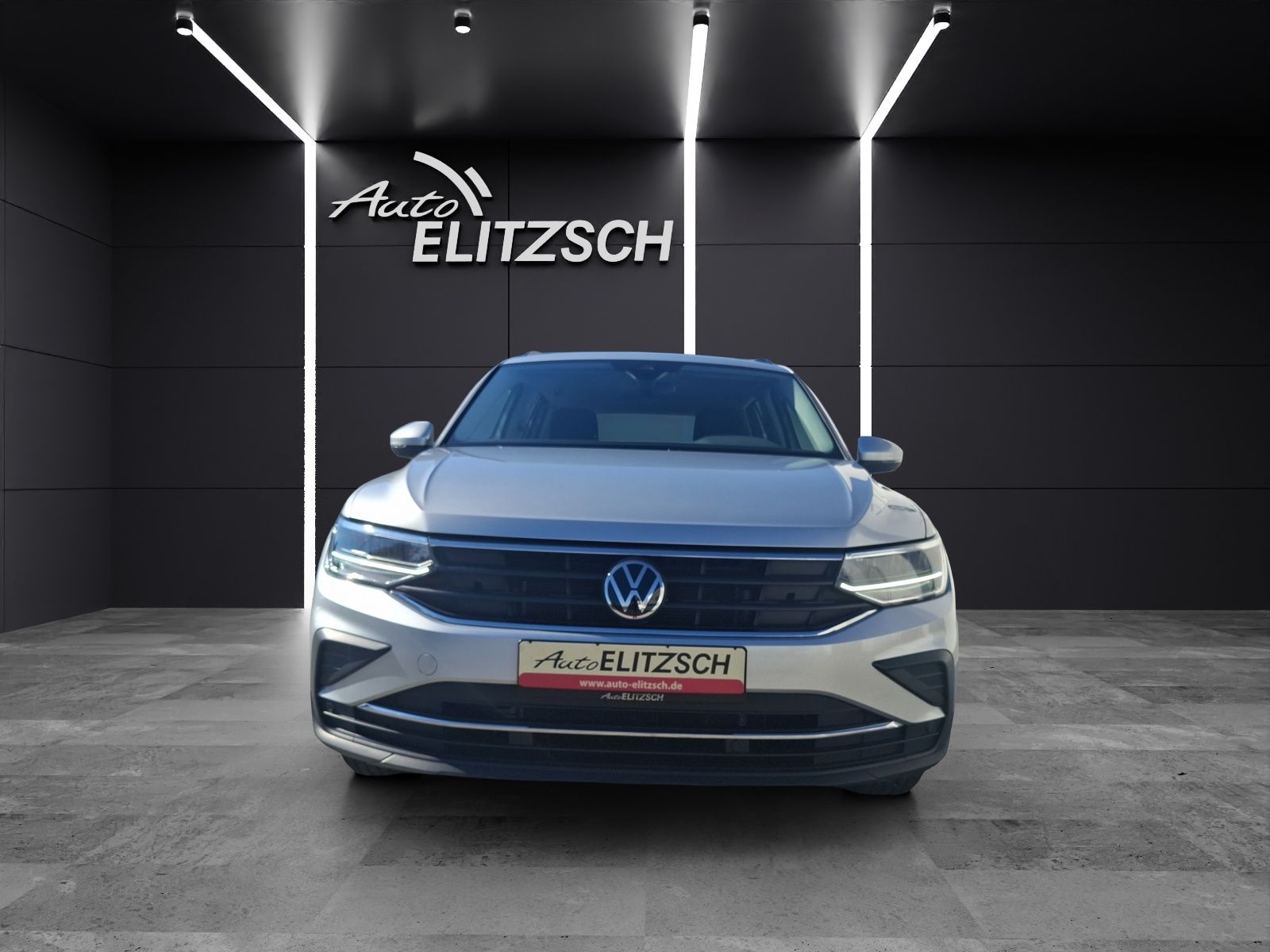 Fahrzeugabbildung Volkswagen Tiguan TSI Life LED Navi ACC PDC SHZ