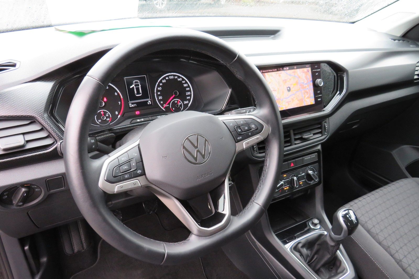 Fahrzeugabbildung Volkswagen T-CROSSLife LED SPORTP. SITZH. NAVI APP "AKTIONS