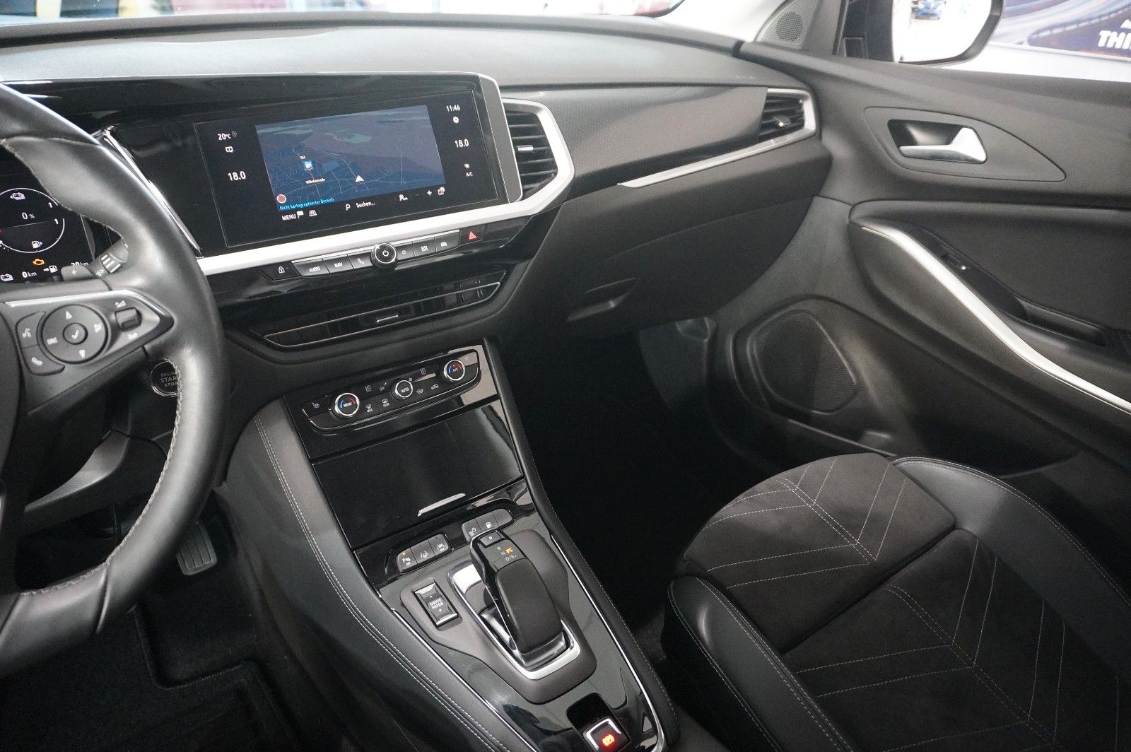 Fahrzeugabbildung Opel Grandland (X) ULTIMATE 4HYBRID NAVI/LED/SPORT/SH