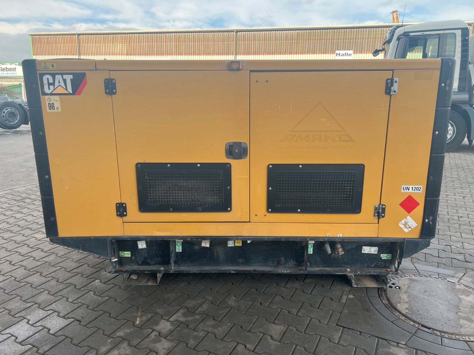 Fahrzeugabbildung CAT DE88E3 / Stromerzeuger / 80KVA / 2015 / 14.180h