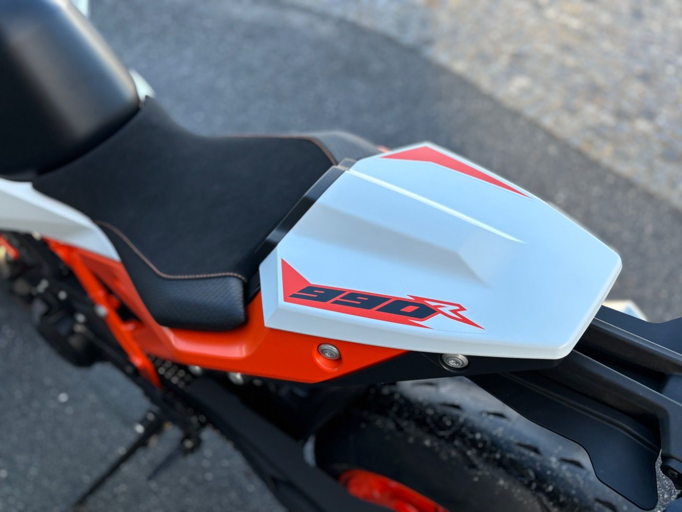 Fahrzeugabbildung KTM 990 Duke R Modell 2026