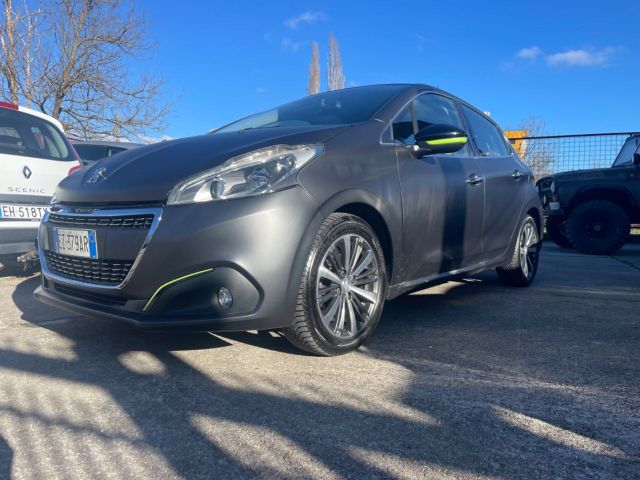 Peugeot 208 PureTech 82 5 porte Allure opaca