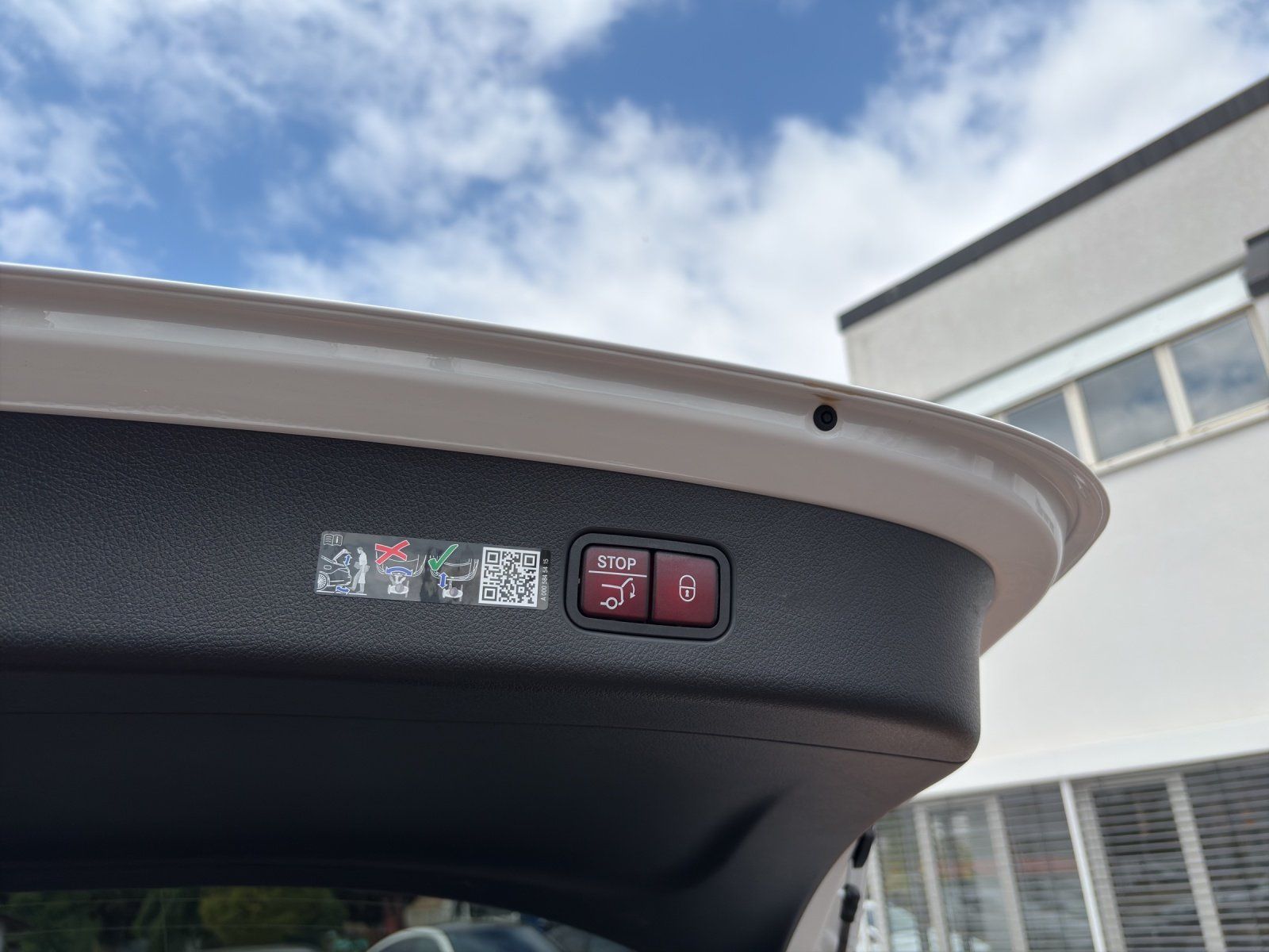 Fahrzeugabbildung Mercedes-Benz GLC 300 d 4M AMG Distr Burm DigiLight Pano AHK