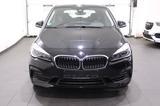 BMW 220 i AT Sport Line 18" LED NAVI AHK SH TOP DE - gebrauchte BMW 220 Active Tourer aus dem Jahr 2019