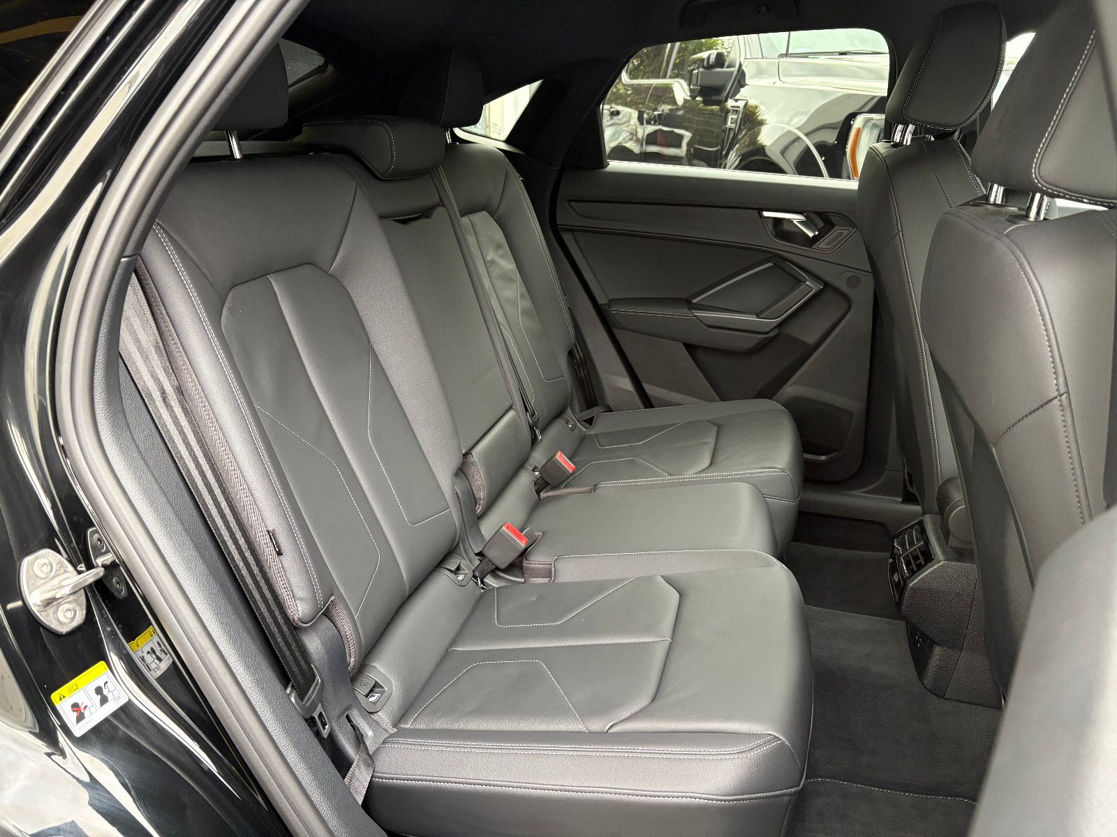 Fahrzeugabbildung Audi Q3 Sportback 35 TDI/S-LINE/BLACK-EDIT/LED/KAMERA
