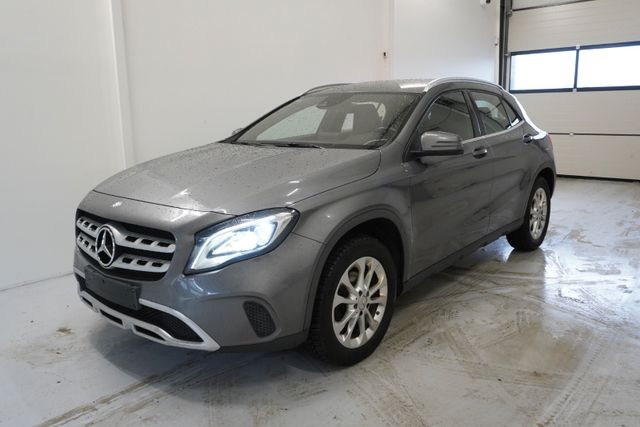MERCEDES-BENZ GLA220 CDI 4Matic DCT-7 *Top Condition*