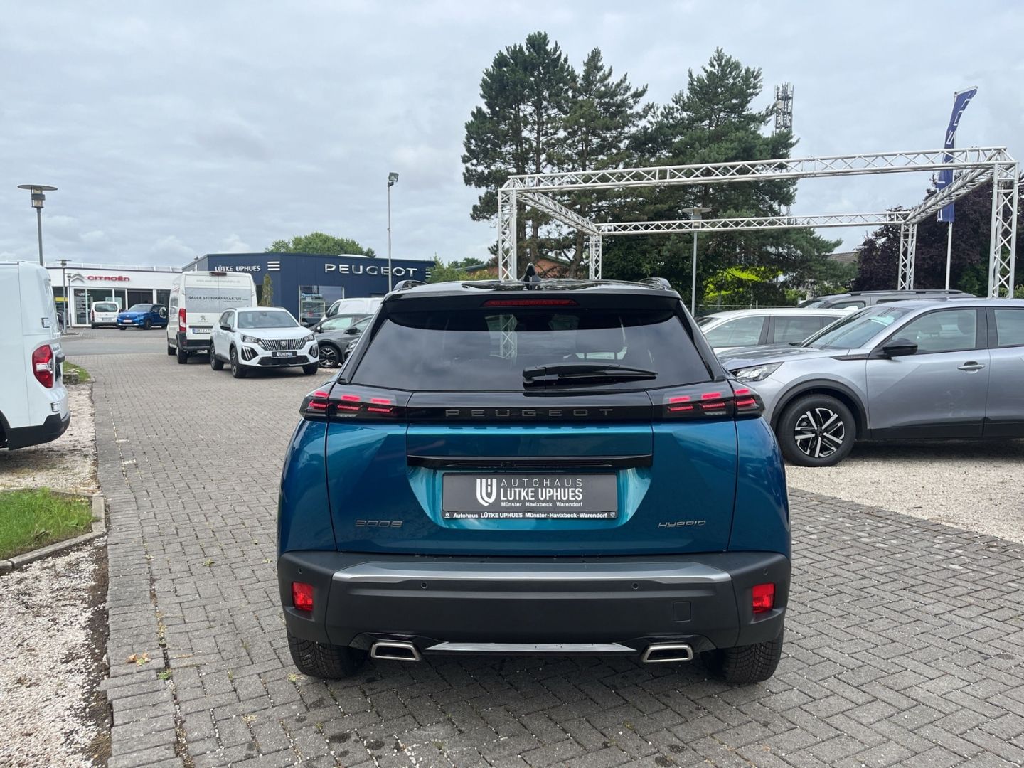 Fahrzeugabbildung Peugeot 2008 GT HYBRID 145 e-DSC6 El. Panodach Navi ACC