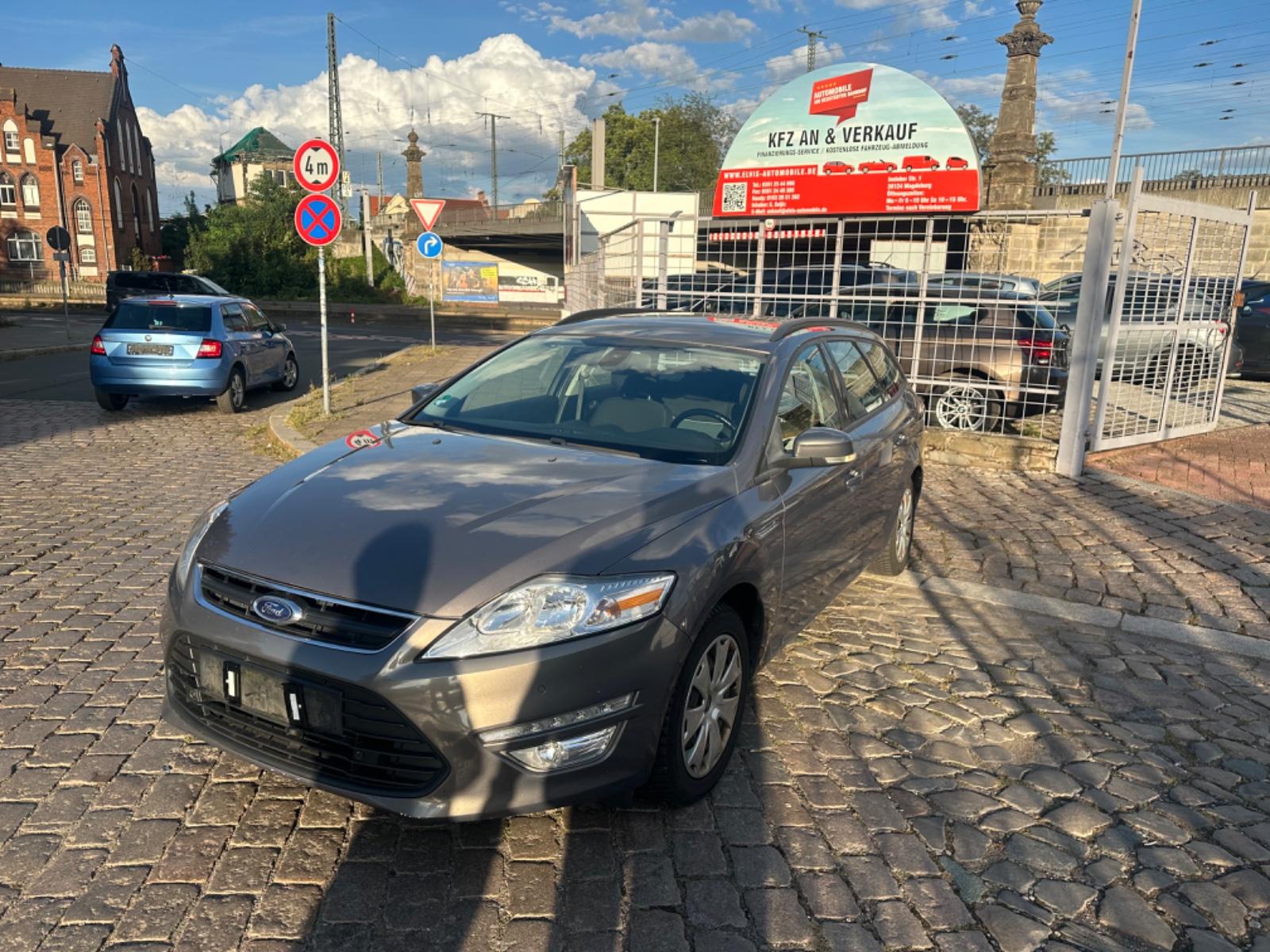 Ford Mondeo 2012 — rear view