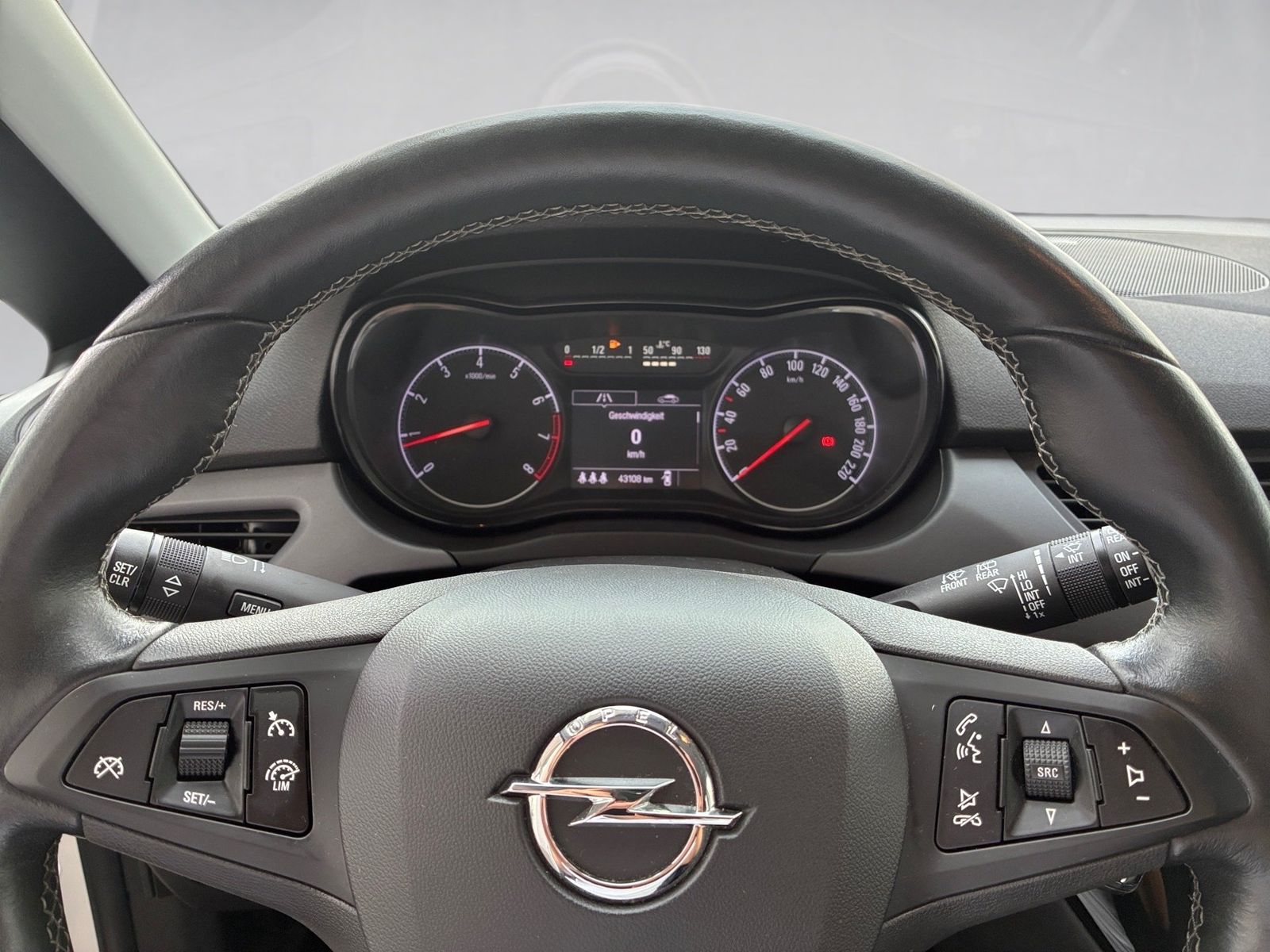 Fahrzeugabbildung Opel Corsa E 1.4 Edition PDC,SHZ,Winterp.