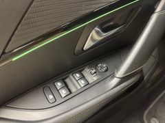 PEUGEOT 208 e- GT Panorama Navi Digitales Cockpit LED AC