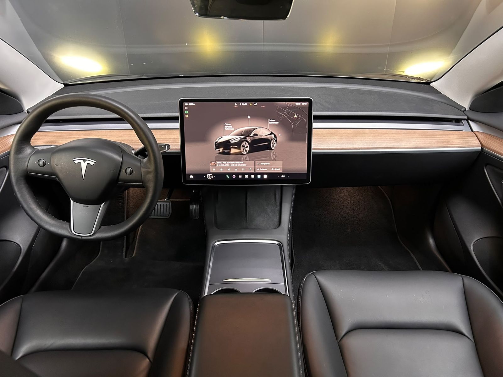 Fahrzeugabbildung Tesla Model 3 Long Range Dual AWD PANO+LED+NAV+SHZ+KAM