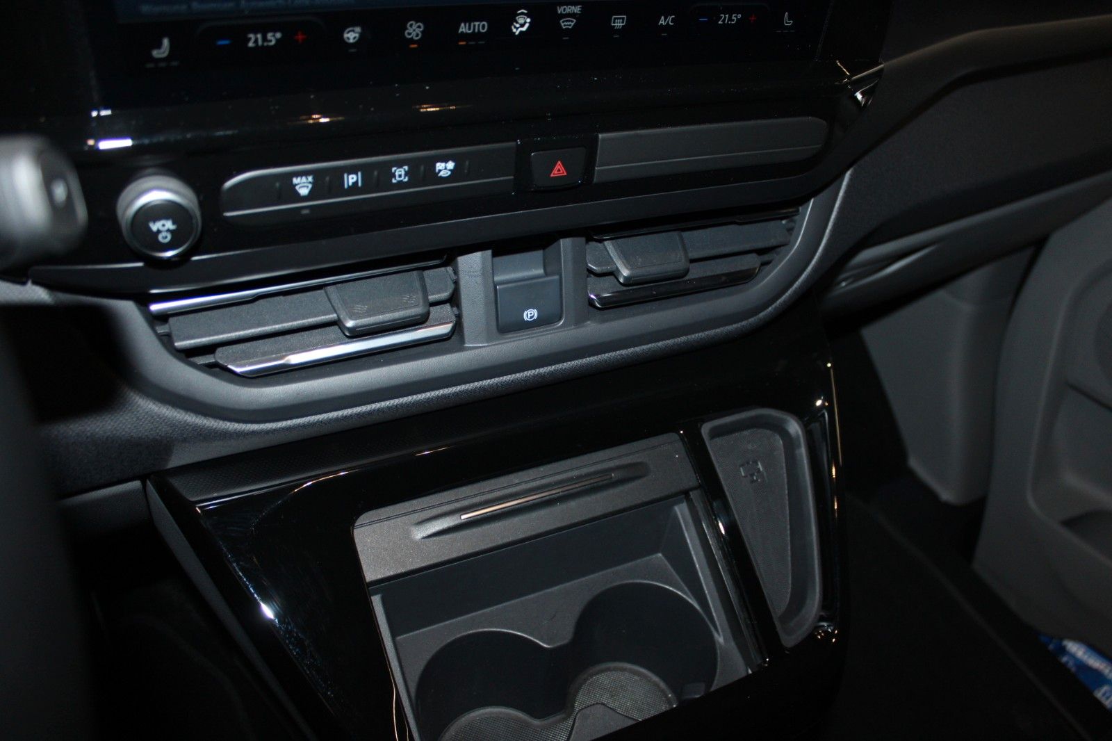 Fahrzeugabbildung Ford Transit Custom Nugget L1 Titanium Aufstelldach