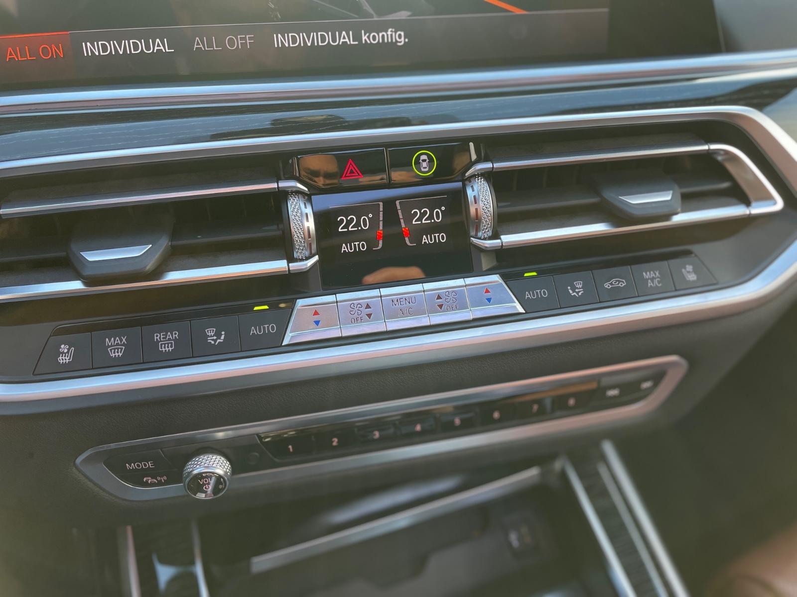 BMW X7 M50d VOLL/SKY LOUNGE/6-SITZE/ASSIST/MASSAGE