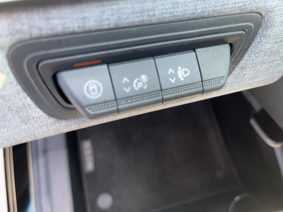 Fahrzeugabbildung Renault Clio Evolution Full Hybrid 145 SHZ - mit KI generiert/bearbeitet