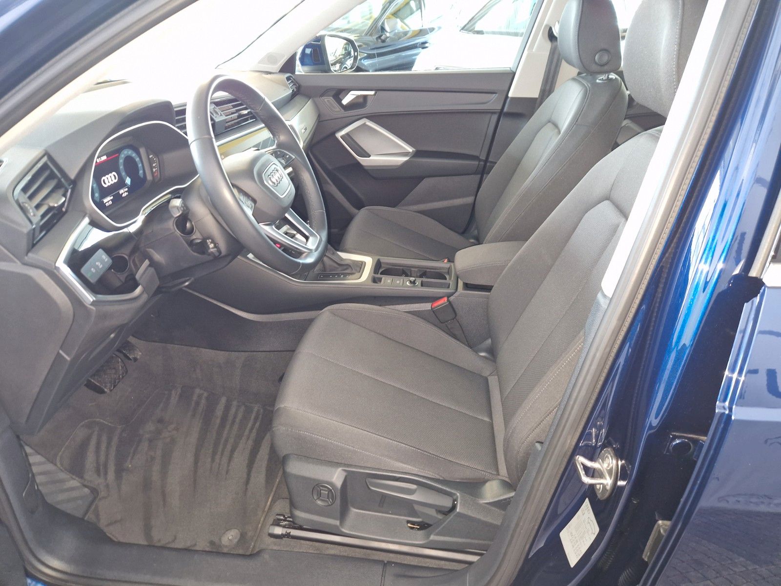 Audi Q3 45 TFSI e-hybrid S tronic PDC LED ACC SH AHK foto 9