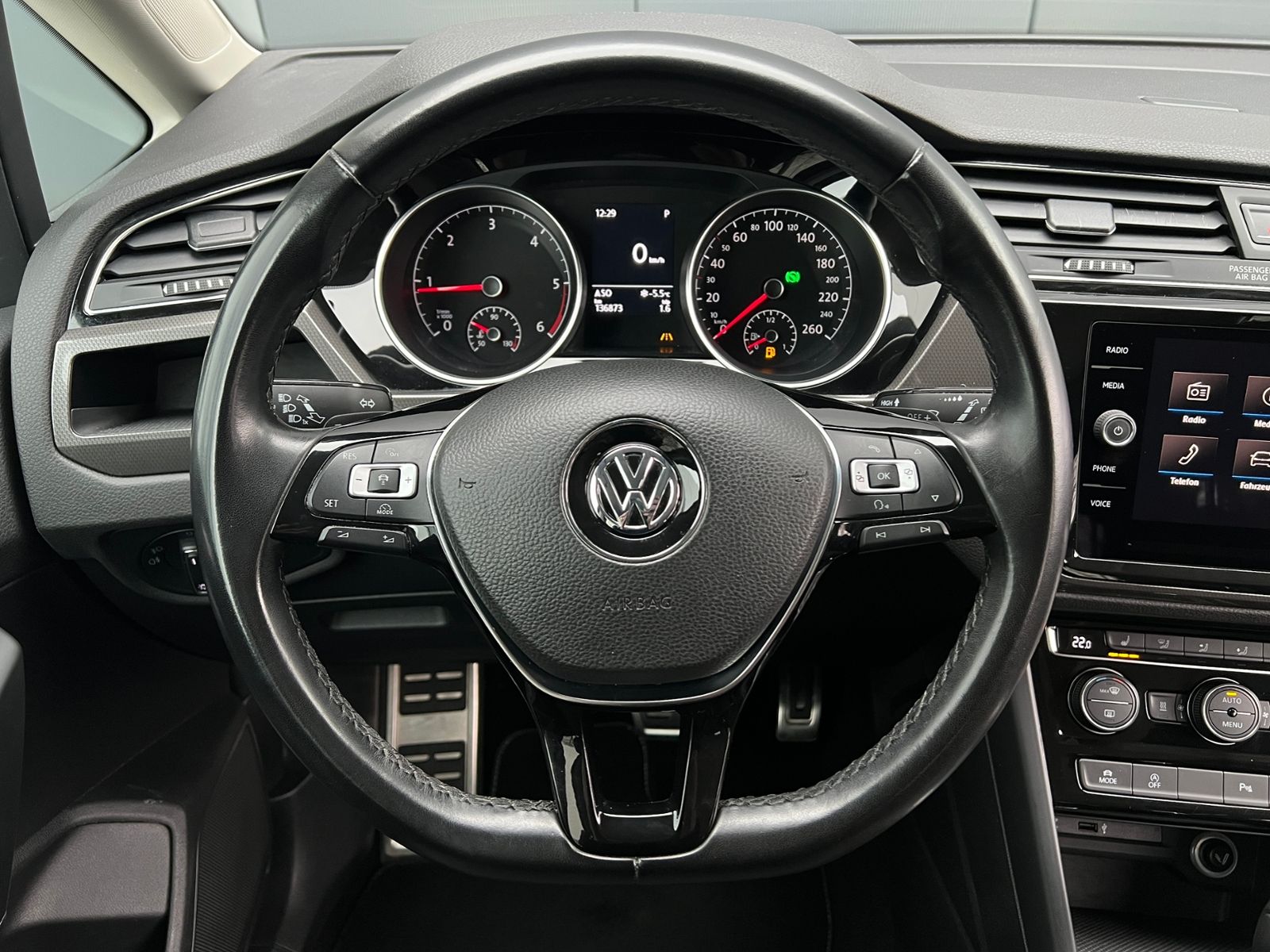 Fahrzeugabbildung Volkswagen Touran JOIN 2.0 TDI DSG *Standheiz,AHK,Navi,ACC*