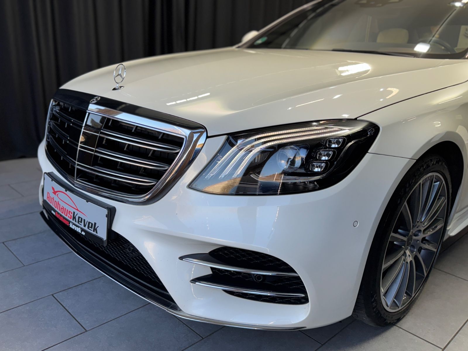 Fahrzeugabbildung Mercedes-Benz S 560e LANG|AMG-LINE|20"ZOLL|PANORAMA|ACC|VOLL