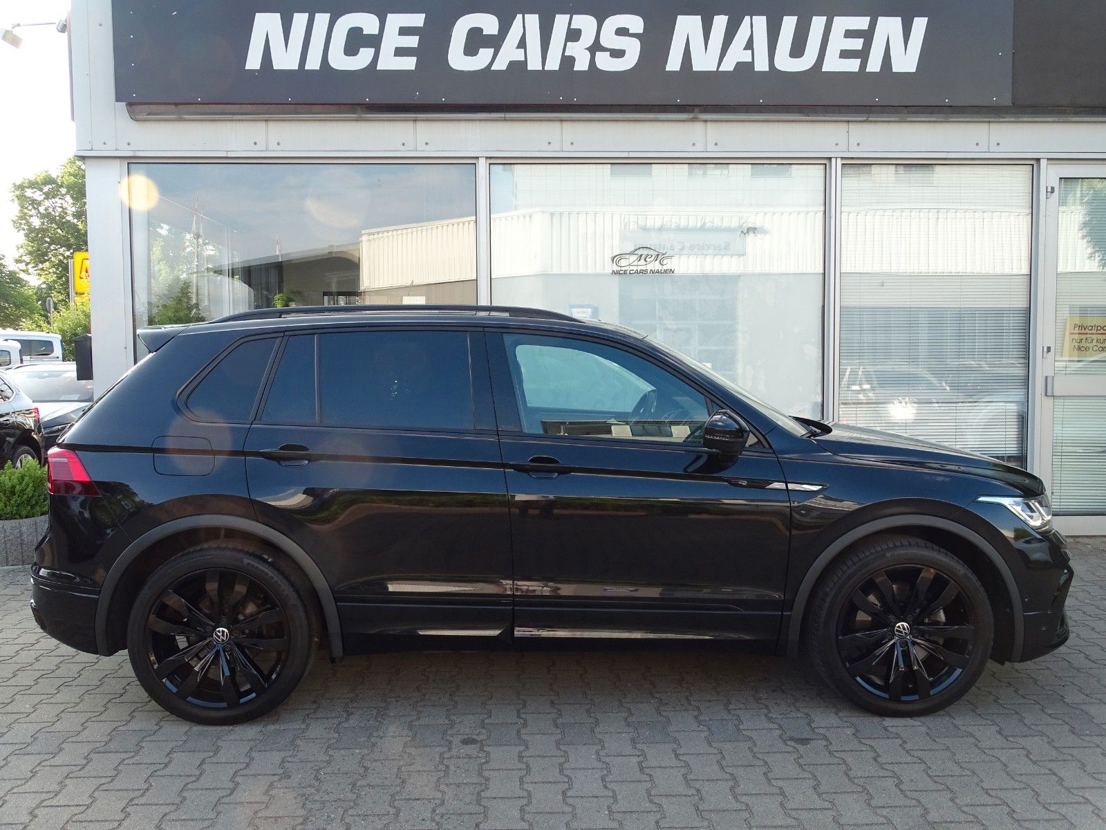 Volkswagen Tiguan R-Line 4Motion PANO AHK ACC TOT WINKEL foto 5