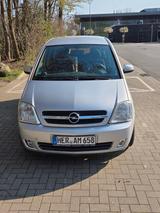 Opel Meriva 1.8 - - Opel Meriva mit Halbautomatikschaltung