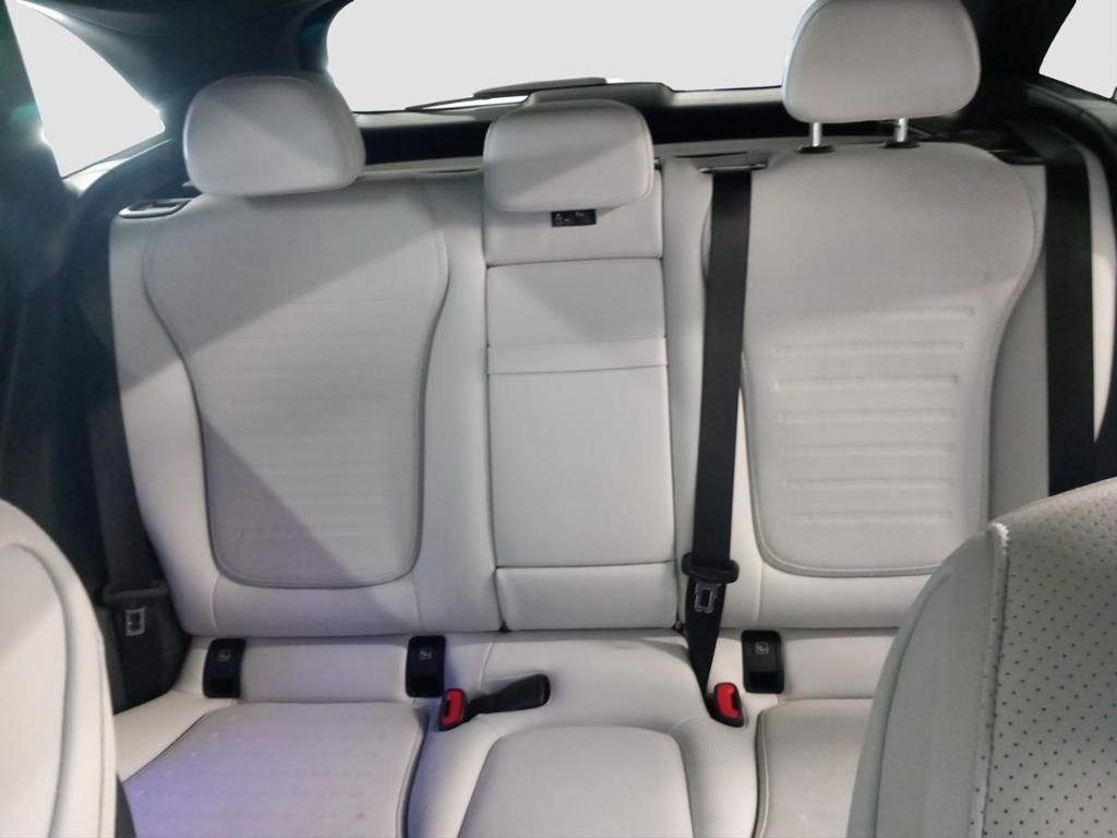 Fahrzeugabbildung Mercedes-Benz GLC 200 4M AMG*AHK*Pano-Dach*Distronic*360