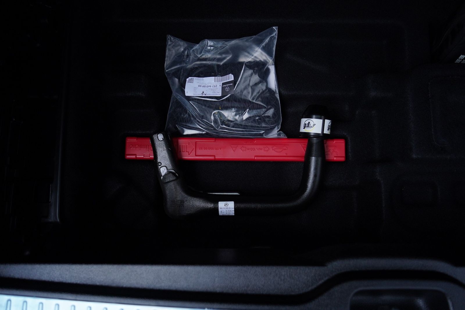 Fahrzeugabbildung Mercedes-Benz GLC 350 d 4Matic AMG COMAND|AHK|360°|LED|PANO