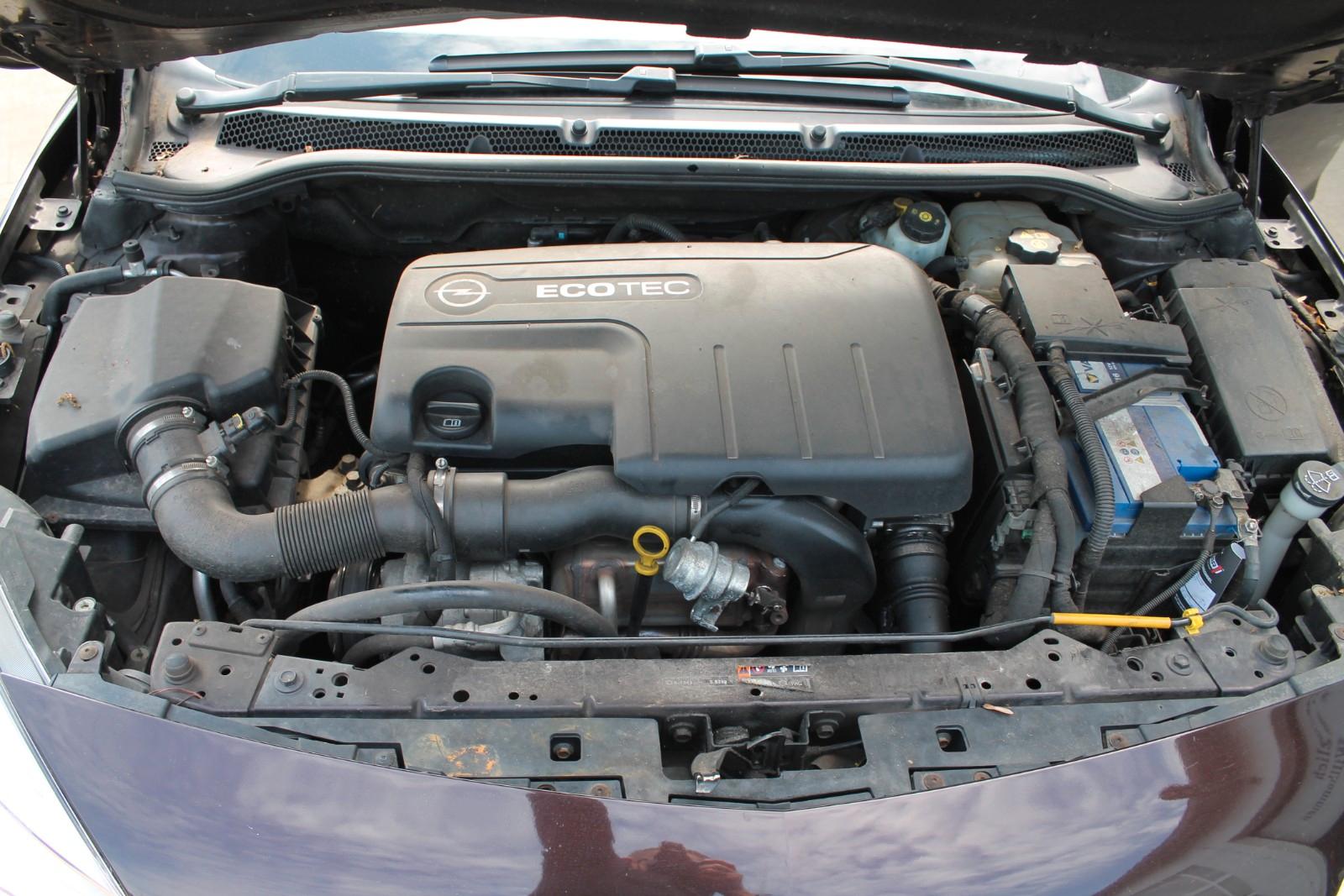 Opel Astra 2011 — photo 20