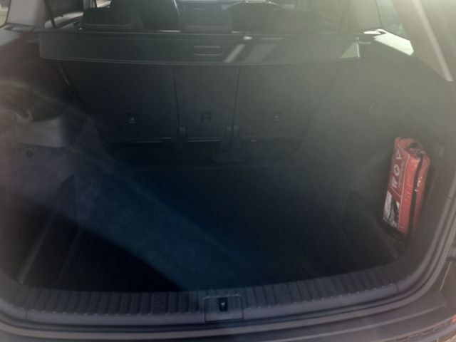 Fahrzeugabbildung SKODA Kodiaq 1.5 TSI DSG Clever NAVI MATRIX-LED