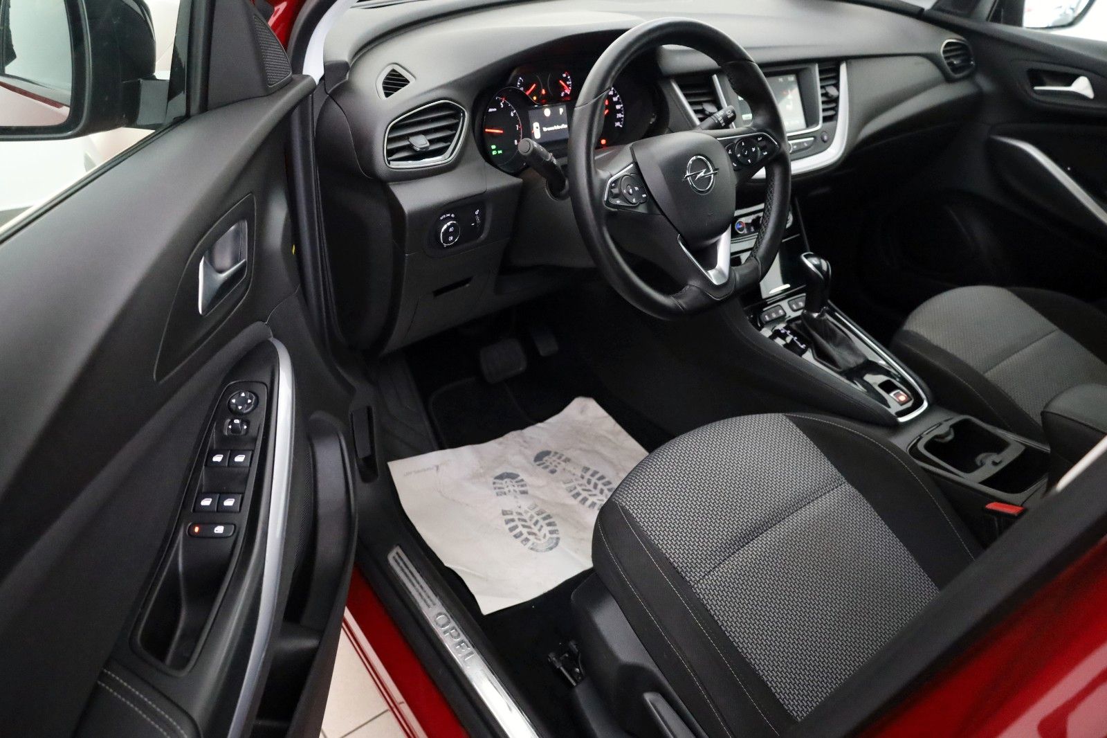 Fahrzeugabbildung Opel Grandland (X) Opel 2020 LED,Kamera,AHK,SR+WR