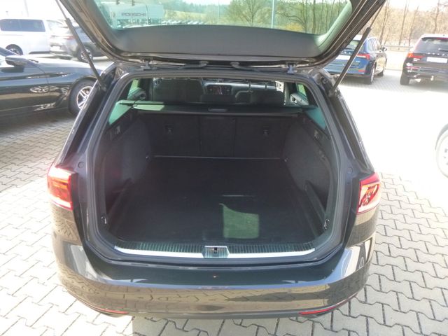 Fahrzeugabbildung Volkswagen Passat Variant 2.0 TDI, Business>AUT/AHK/LED/360