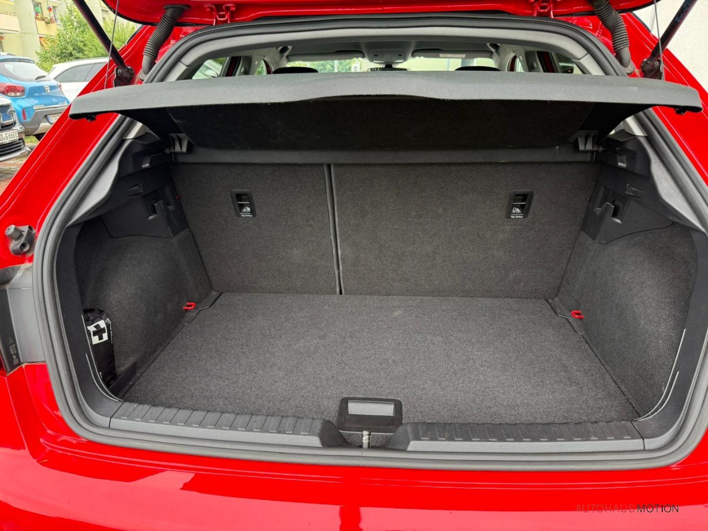Audi A1 Sportback 30 TFSI S-tronic Apple CarPlay LED