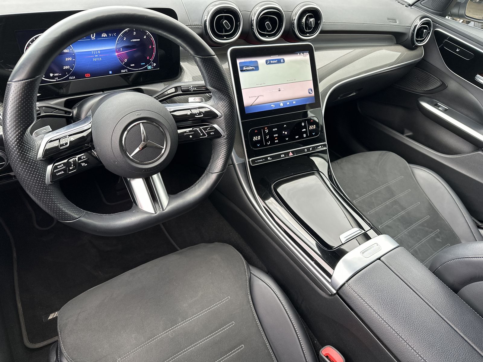 Fahrzeugabbildung Mercedes-Benz C 220d T 4M AMG-Line NAV+LED+KAM+VC+CARPLAY+1HD