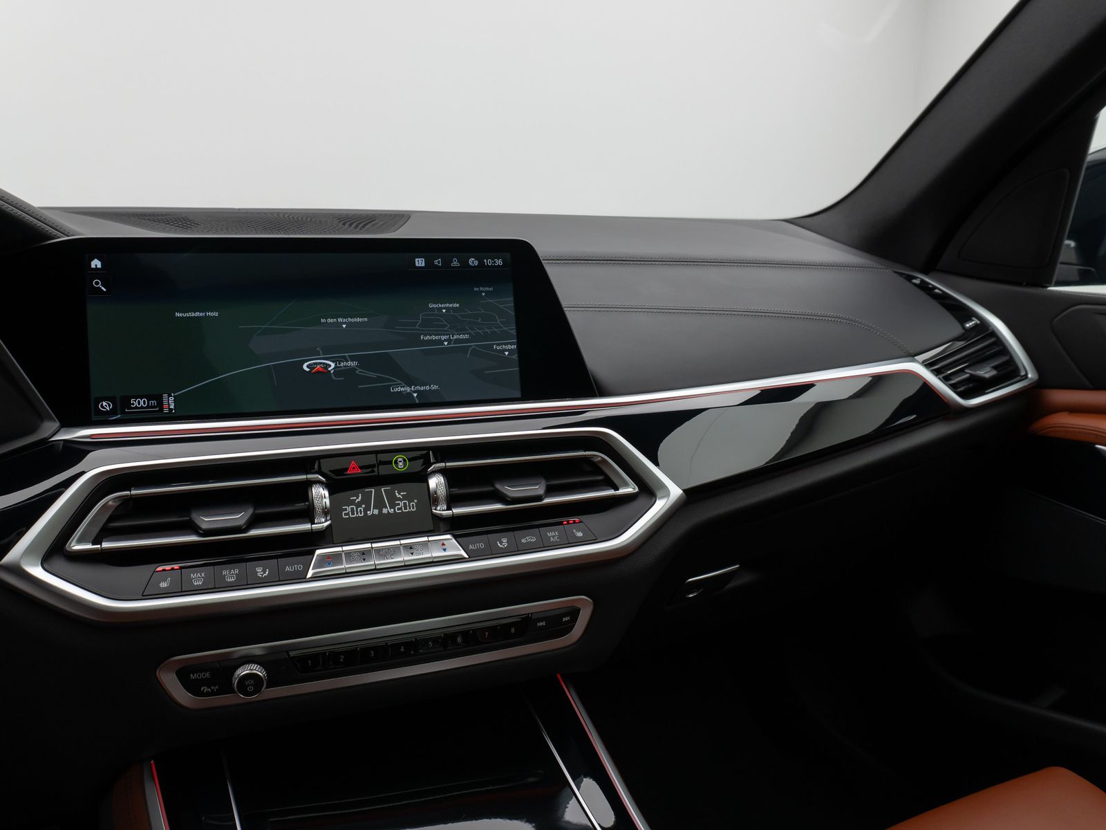 Fahrzeugabbildung BMW X5 xD30d M Sport Panorama Kamera Laser HUD HiFi