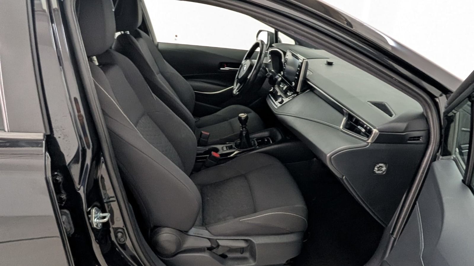Fahrzeugabbildung Toyota Corolla Touring Sports 1.2 Team D * LED *