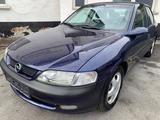 Opel Vectra 1,6i - Opel Vectra Gebrauchtwagen in Mülheim (Ruhr)