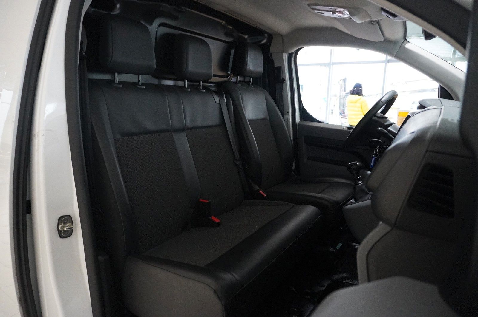 Fahrzeugabbildung Opel Vivaro Cargo 1.5D M EDITION KLIMA/DAB+/PDC/TEMP.